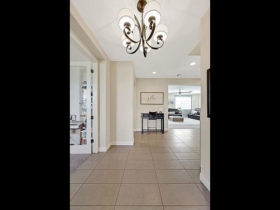 4th image of 2969 Brackendale Ave