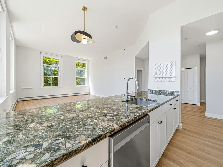 145 Glenwood St #304 — Photo 15