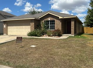 305 Luna Vista Dr, Hutto, TX 78634