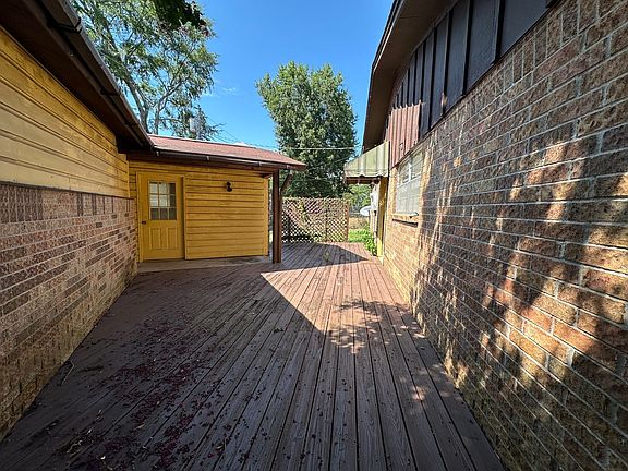 3rd image of 1202 W 18th Ter