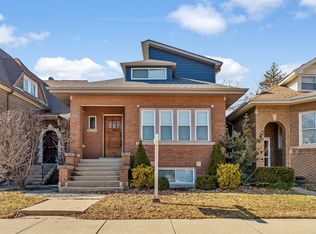 5724 N Sacramento Ave, Chicago, IL 60659