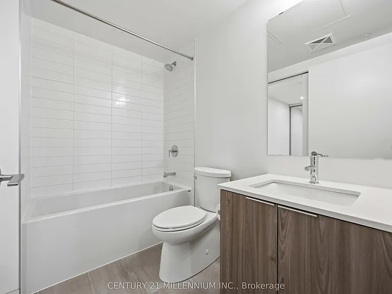357 King St W #905 — Photo 13