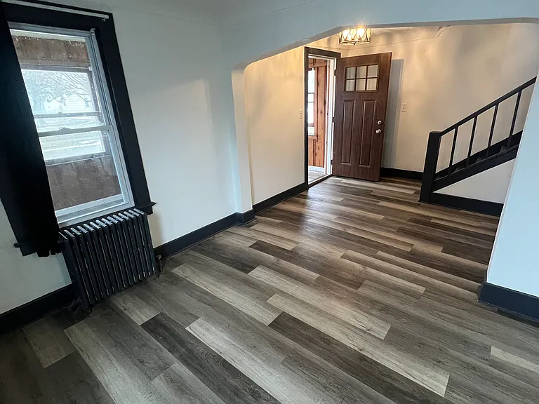22711 Stephens St — Photo 8