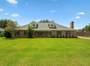 1901 Deepwoods Dr, Lake Charles, LA 70605