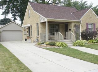 2189 S 80th St, West Allis, WI 53219