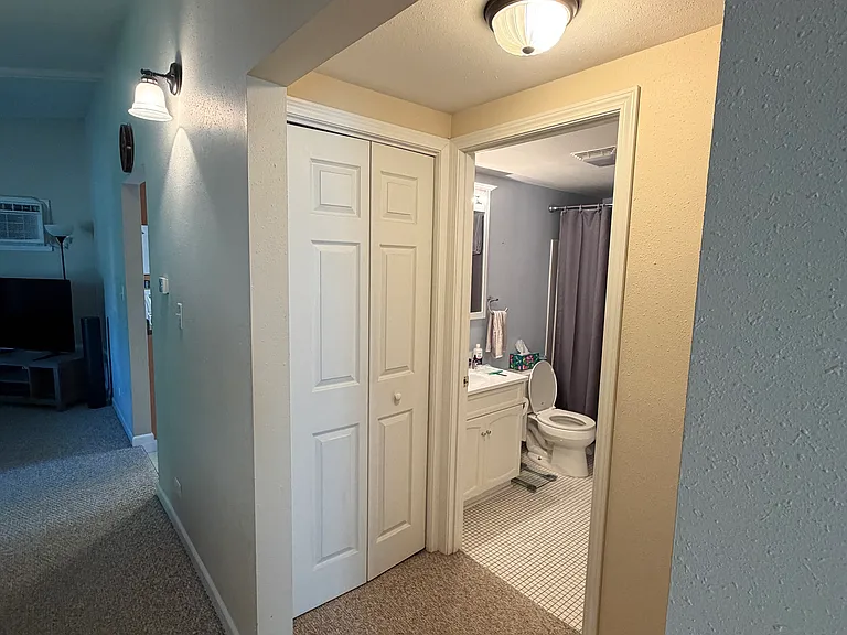 466 N Dubuque St — Photo 8