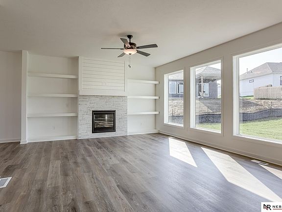 4th image of 11015 Portage Dr