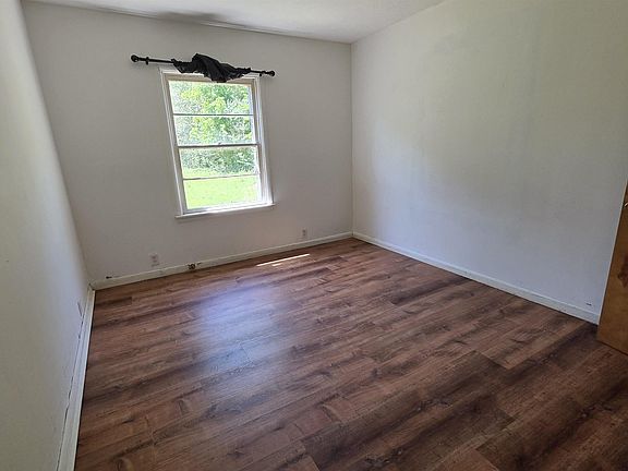 5th image of 317 W 5th St