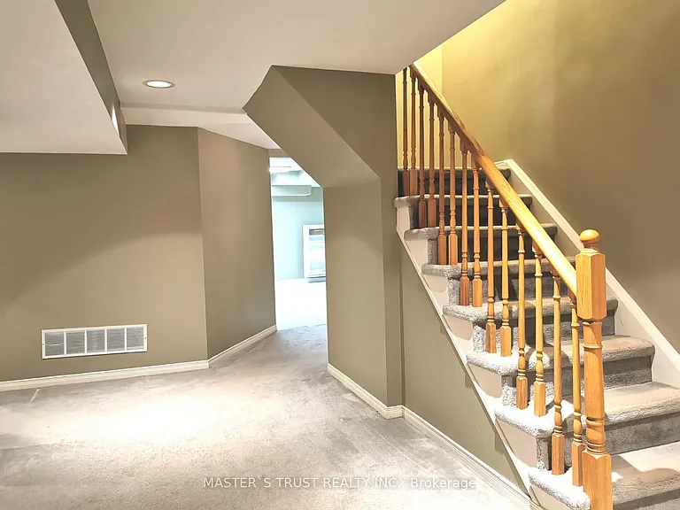 68 Lehman Cres — Photo 27