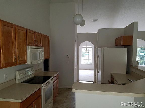 4th image of 2433 W Summer Pl