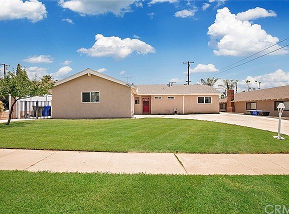 3rd image of 22547 De Soto St