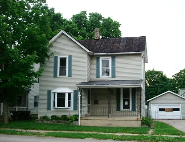 827 S Main St photo 1