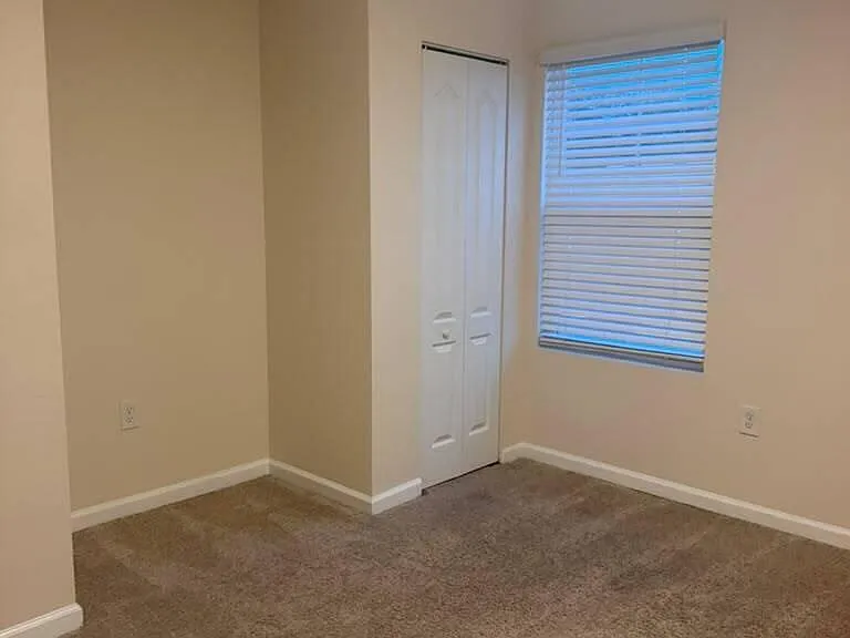 52 Pomona Way — Photo 16