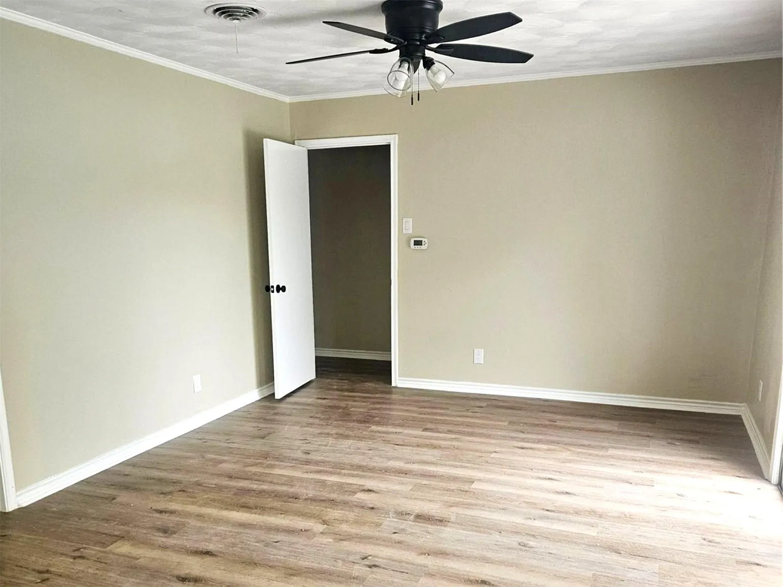 3 bed, 2.0 bath, 1657 sqft, $2,200 — Photo 3