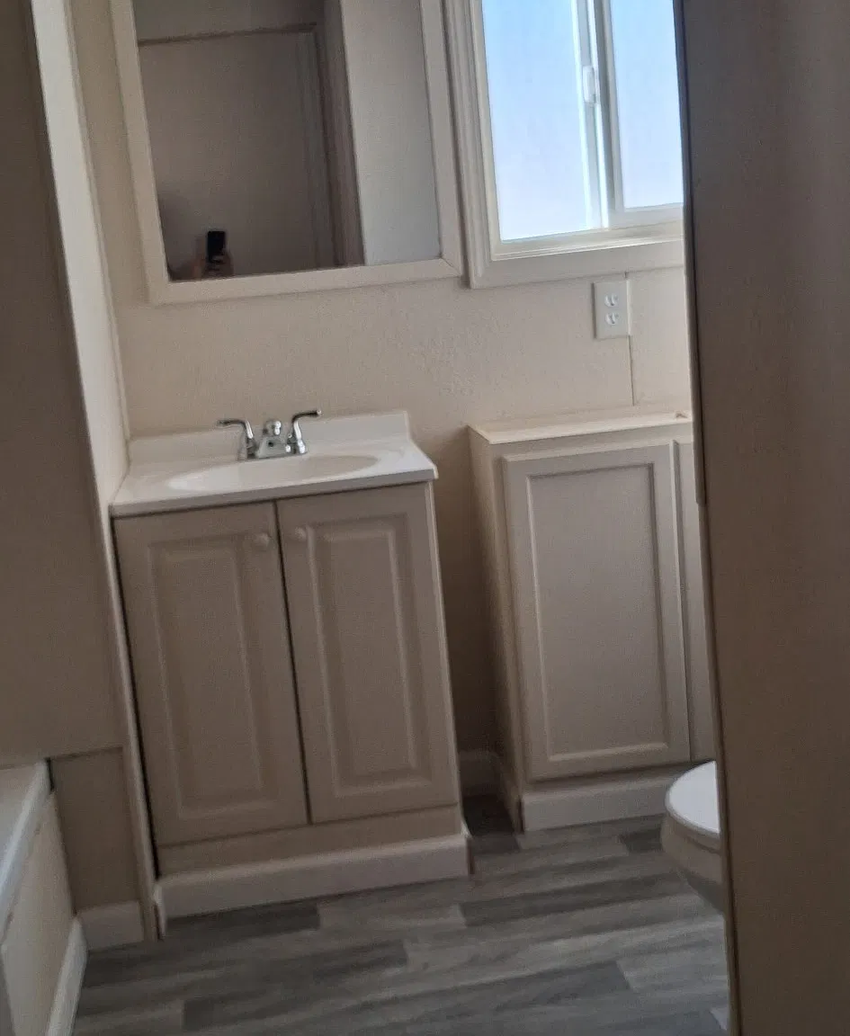 2 bed, 900 sqft, $650 — Photo 3