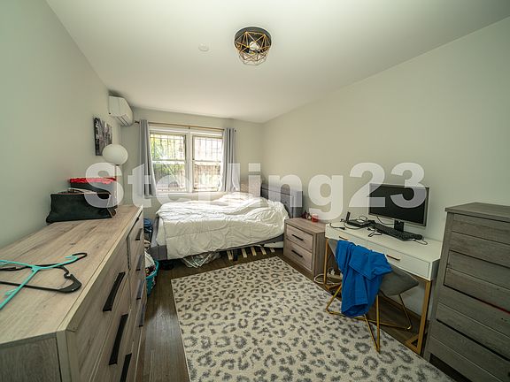 4th image of 3116 31st St APT 3