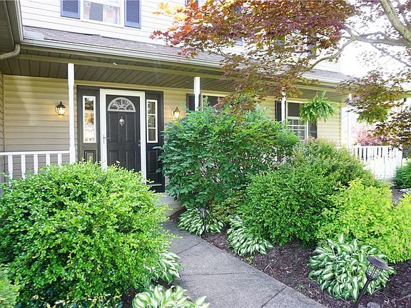 2nd image of 3854 Royal Oak Dr