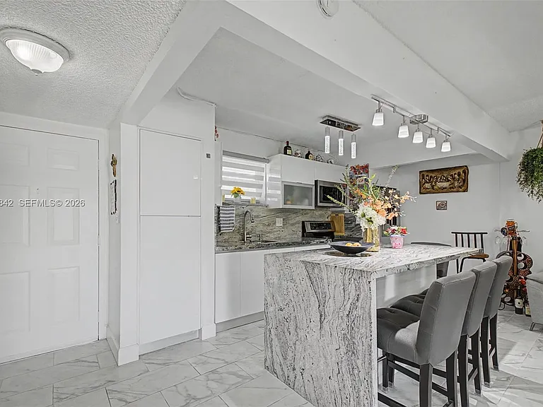 399 NW 72nd Ave #320 — Photo 4