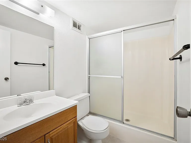 3930 University Center Dr #409 — Photo 11