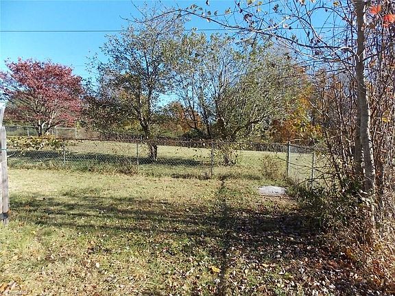 4th image of 925 Sportsmans Dr