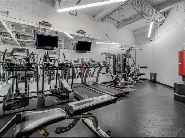 69-40 Yellowstone Boulevard image 19 of 21