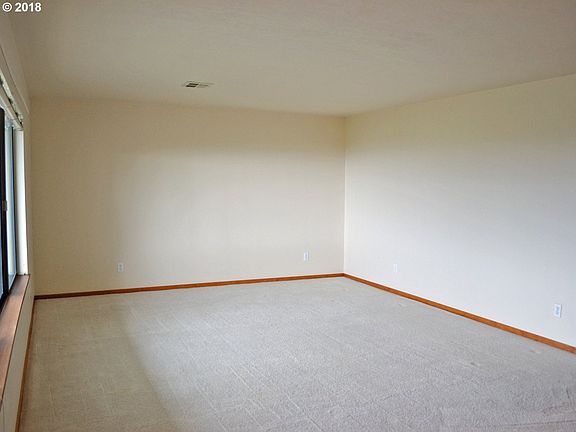 5th image of 15731 Pelican Bay Dr