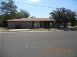 1305 Hendricks Ave, Laredo, TX 78040