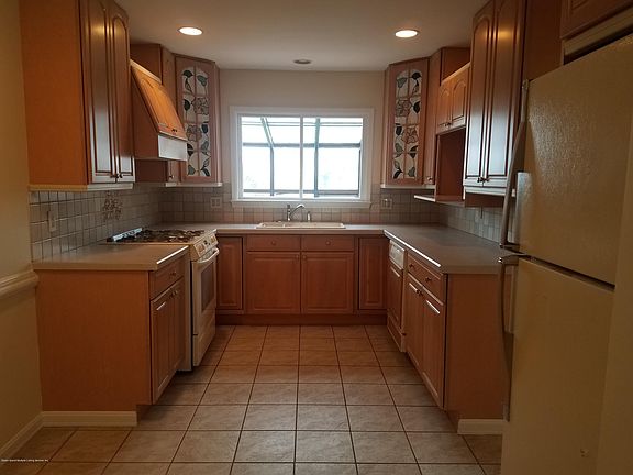 4th image of 24 Milden Ave