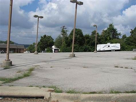 4th image of 1736 Highway 62 E