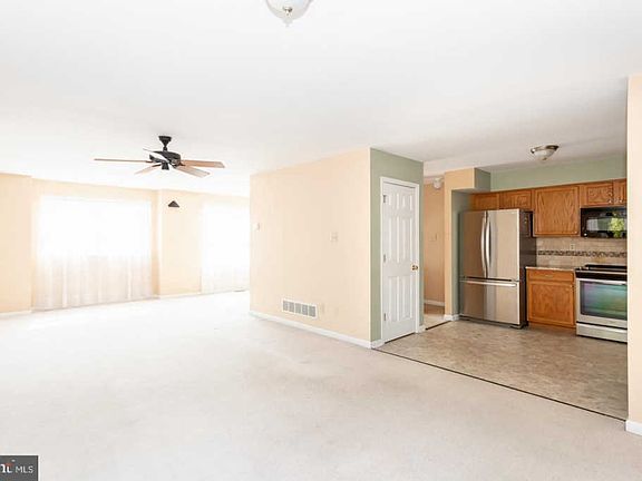 3rd image of 47 Pinckney Dr