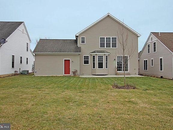 2nd image of 1028 Earls Ct
