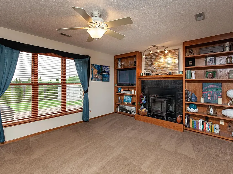 14743 Summit Dr — Photo 11