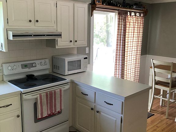 4th image of 106 Pleasant Dr