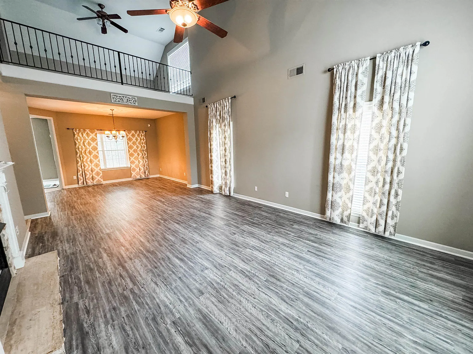 3 bed, 2.5 bath, 2361 sqft, $2,600 — Photo 4