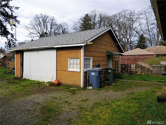 5th image of 15204 Washington Ave SW