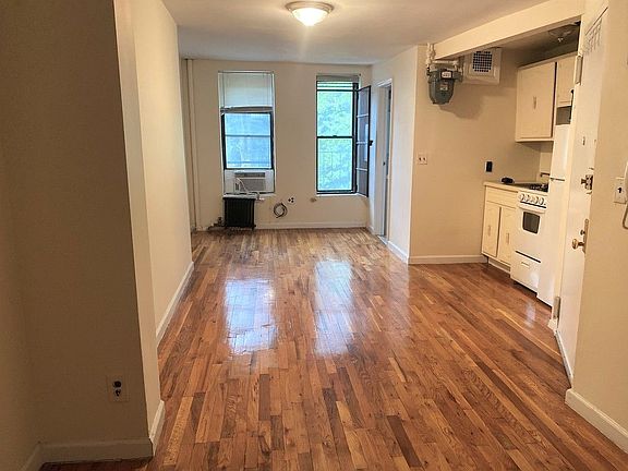 4th image of 322 E 6th St APT 6