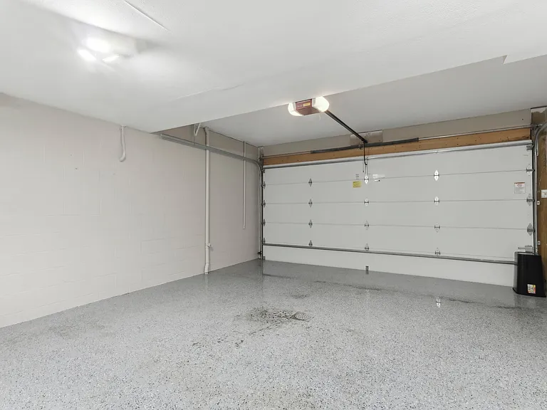 103 Lakeview Ct — Photo 44