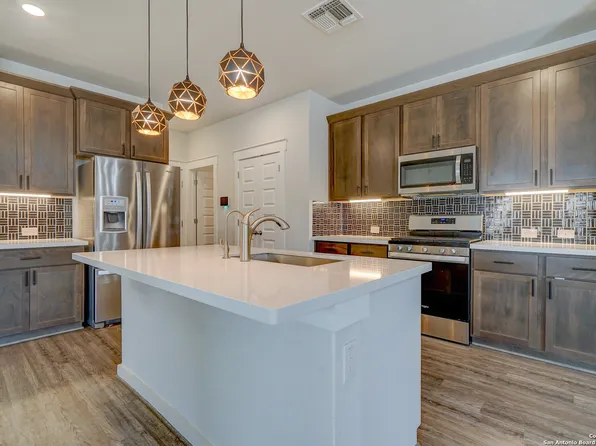 10756 Rosalina Loop, Converse, TX 78109