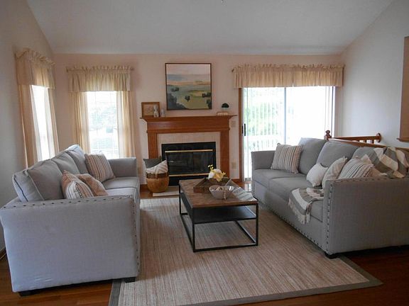 2nd image of 3836 Lakedale Dr