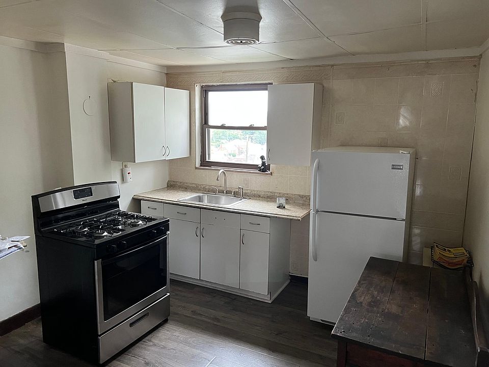2nd image of 1126 Brownsville Rd Floor 2