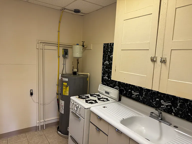 2433 Perkiomen Ave — Photo 12