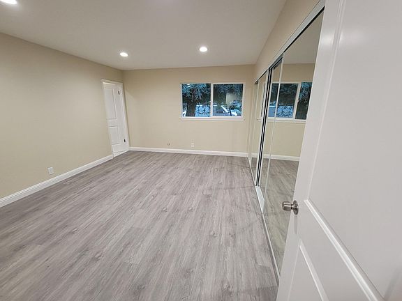 5th image of 151 Wilton Dr APT 1