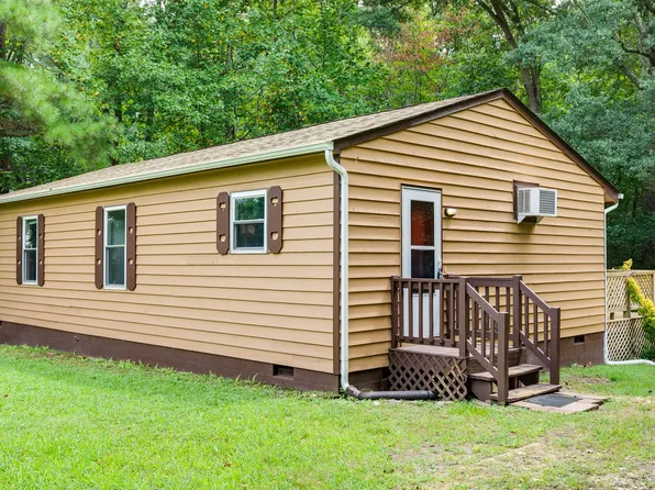 2261 Ives Ln, North Chesterfield, VA 23235