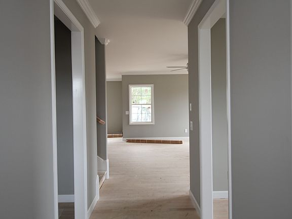2nd image of 2413 Robin Ct
