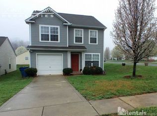1146 Stonehenge Ln, Charlotte, NC 28216