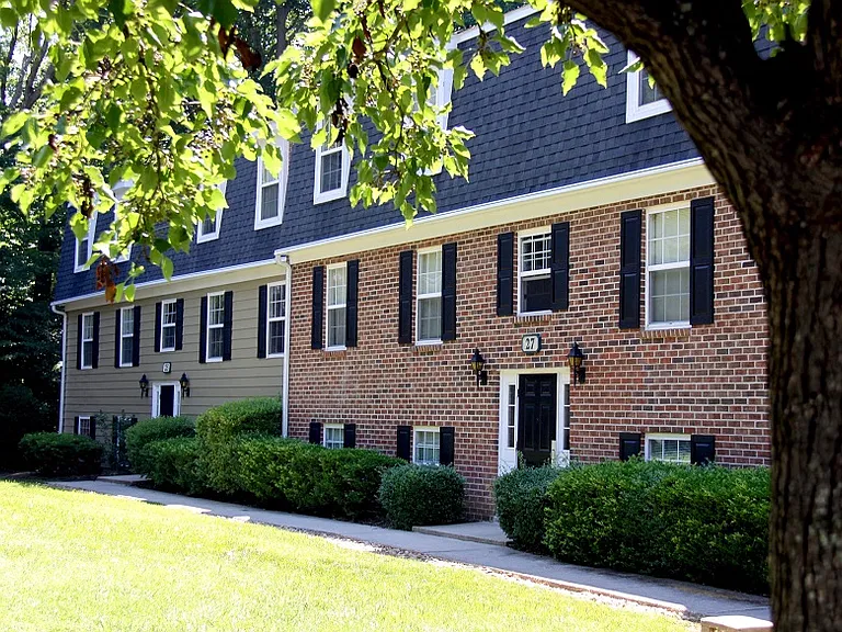 Colonial Towne Apartments — Photo 28
