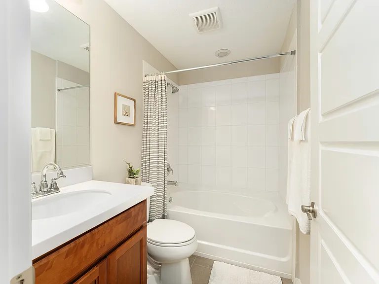 3441 NW 56th Ave — Photo 36