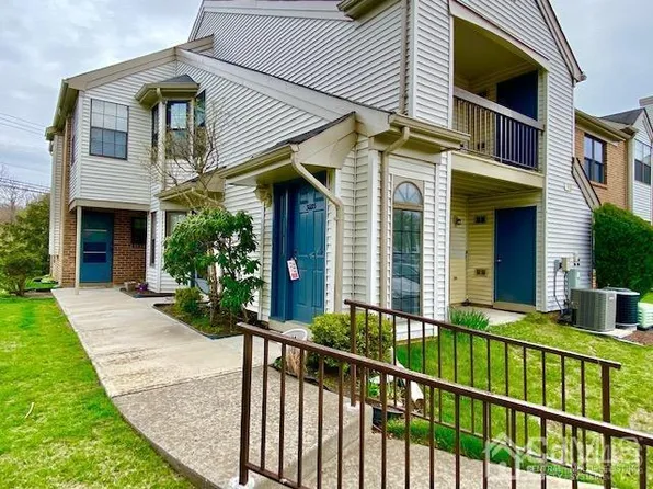 3001 Lighthouse Ln, Parlin, NJ 08859