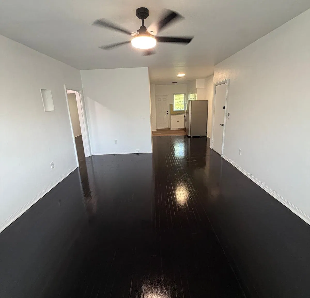 1 bed, 875 sqft, $2,350 — Photo 2