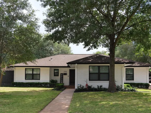 7713 Valley View Ln, Houston, TX 77074